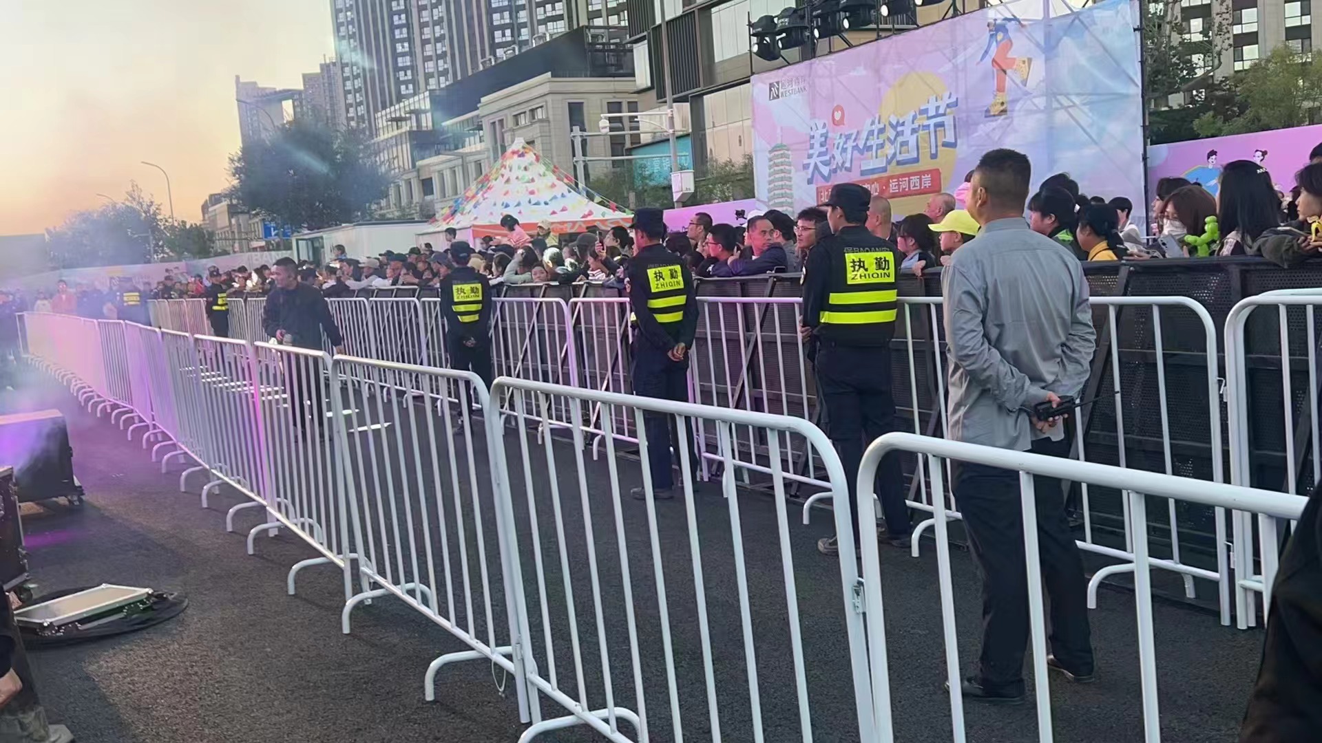 筑牢安全防線(xiàn) 為運(yùn)河西岸美好生活節(jié)護(hù)航